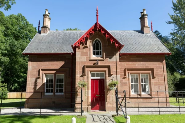 Middle Lodge is a picture-postcard, detached gatehouse at the entrance to Netherby Hall