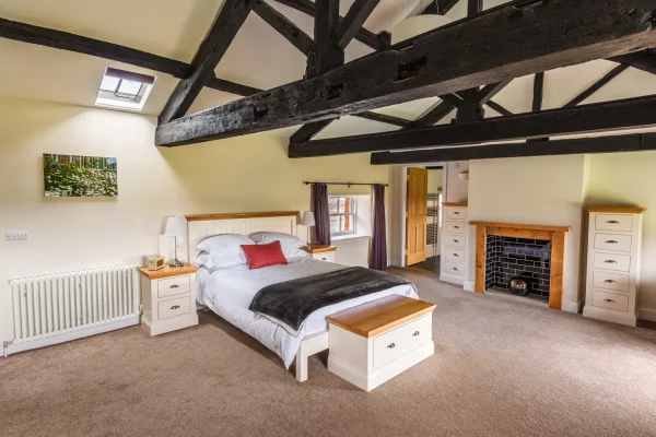 Master Bed 1 - Engineer's Room