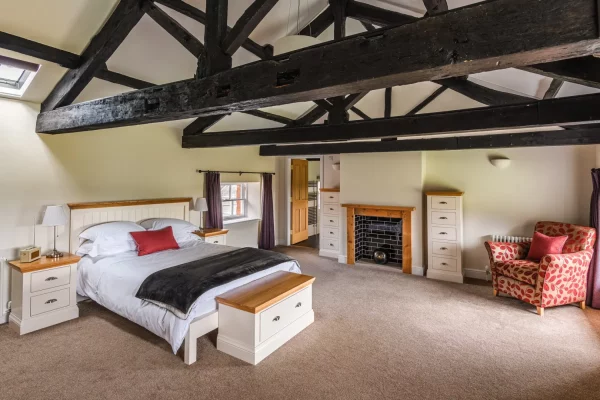 Master Bed 2 - Engineer's Room