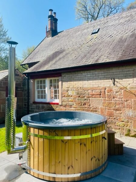 Middle Lodge Holiday Home with Complimentary Hot Tub