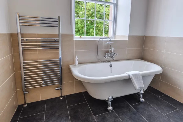 Bathtub in Bathroom in Sir Walter Scott 2 Bedroom Self Catering Apartment