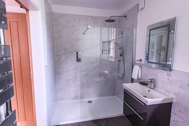 Downstairs Shower 2 - Independent Wheelchair Accessible 2 Bedroom Self Catering Apartment