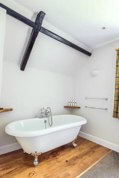 Main Bed 5 - Middle Lodge 2 Bedroom Self Catering Holiday Home