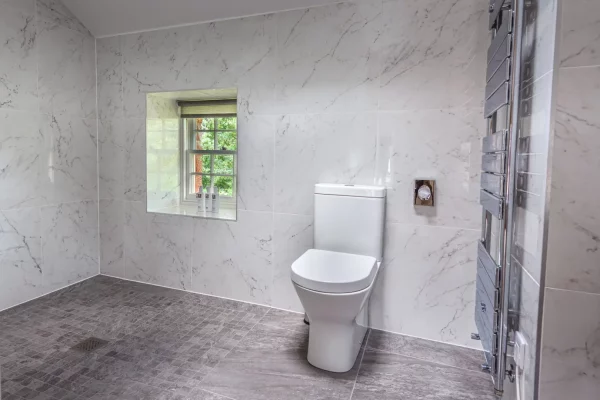 Upstairs Bathroom 1 - Independent Wheelchair Accessible 2 Bedroom Self Catering Apartment