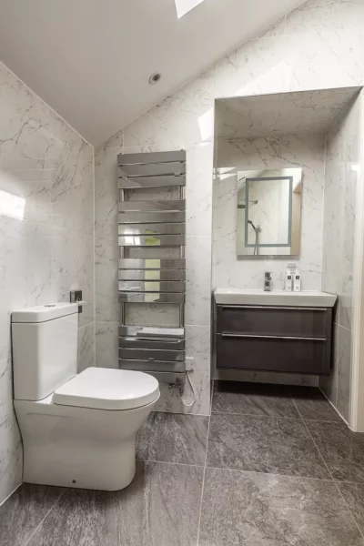 Upstairs Bathroom 2 - Independent Wheelchair Accessible 2 Bedroom Self Catering Apartment