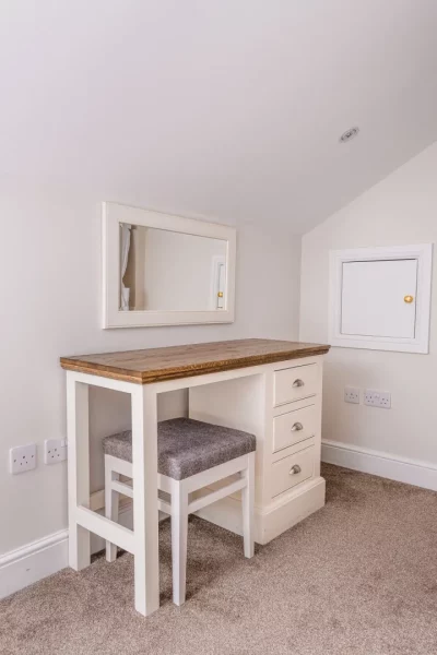 Upstairs Dresser - Gardener's Cottage 2 Bedroom Self Catering Holiday Home