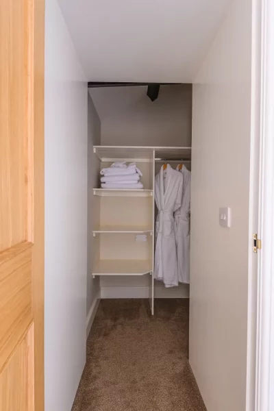 Walk in Wardrobe - Clock Tower Apartment